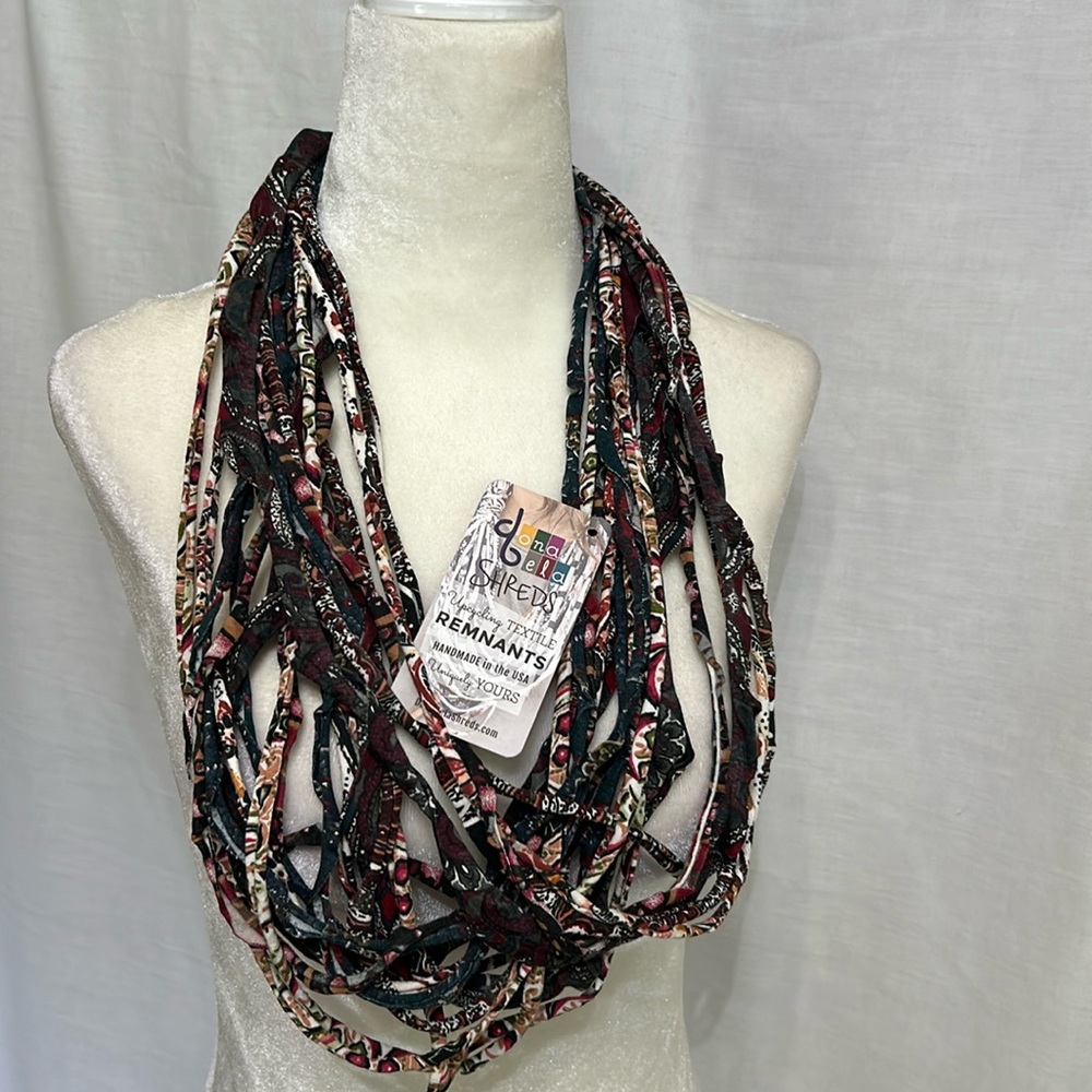 Dona Bela Shreds - woman’s scarf - one size